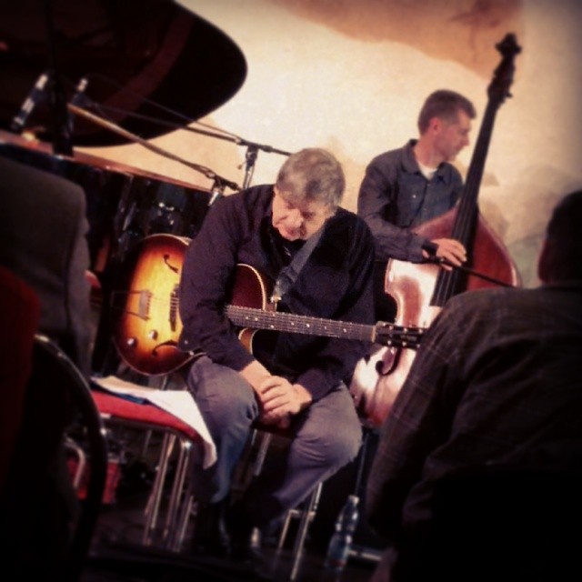 Fotka od Ferdika. 27/366: Only the Legend can sleep during his own show:-) Philip Catherine - jazz guitar hero tonight in Novomestska radnice with @verunkavalent. #jazz, #jazzguitar, #jazzlegend, #jazzconcert, #philipcatherine, #praguejazz