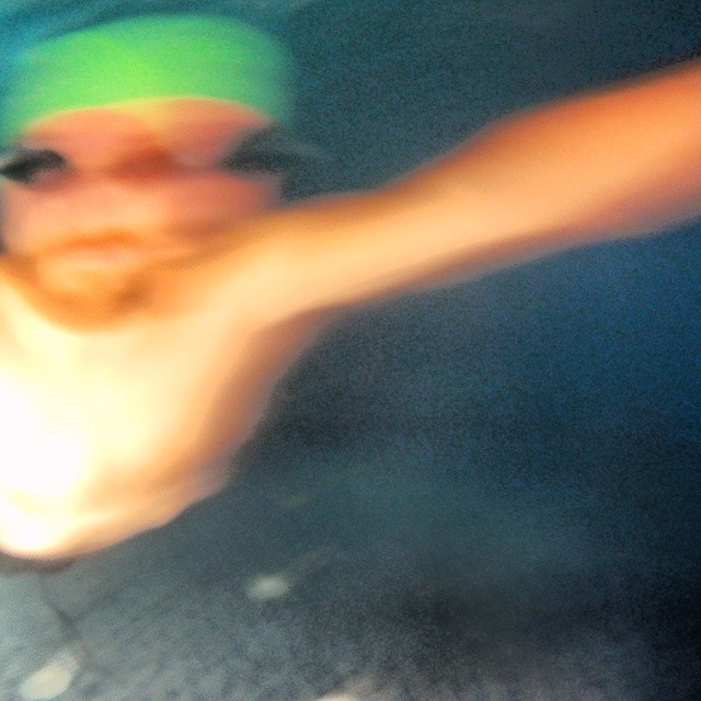 Fotka od Ferdika. 35/366: Today supposed to be first day this year with no sport. Shitty day working from morning till evening, dinner and... Yeah late evening 1000m #swimming:-) #shittyday, #officeday, #swim, #gopro