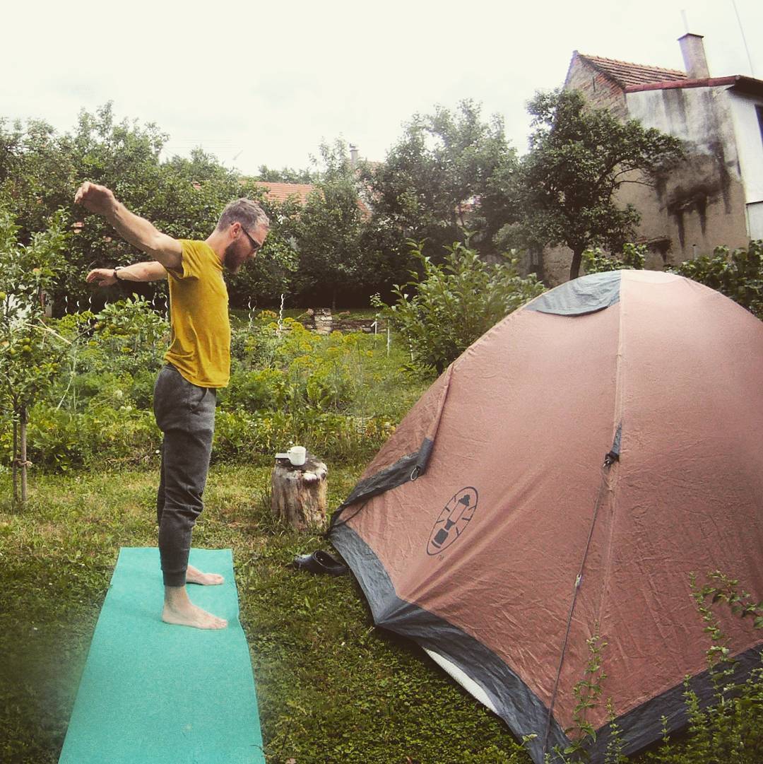 Fotka od Ferdika. 199/366: #Weekend full of #training & sleeping in a #tent after a long long time. #stretching, #yoga, #bestoftheday, #photooftheday, #pictureoftheday, #gopro, #goprohero, #koberice, #kobericeubrna