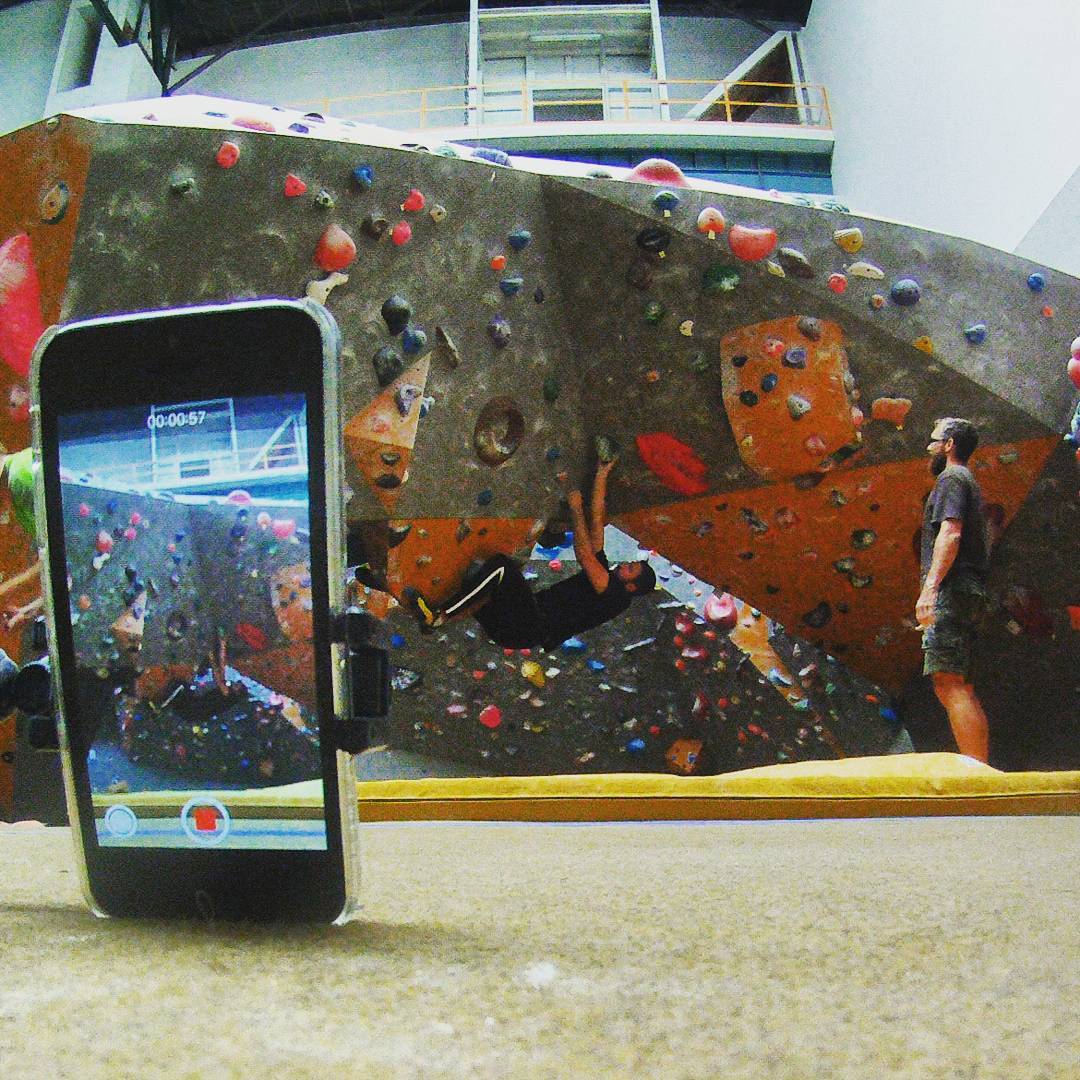 Fotka od Ferdika. 222/366: #Video analysis is important. I found that my upside down #climbing is so slow & without the rythm that I run out of power in the middle of the problem. #boulder, #bouldering, #boulderproblem, #training, #upsidedown, #bigwallprague, #ocun, #lasportiva, #shotoftheday, #bestoftheday, #photooftheday, #gopro, #goprohero