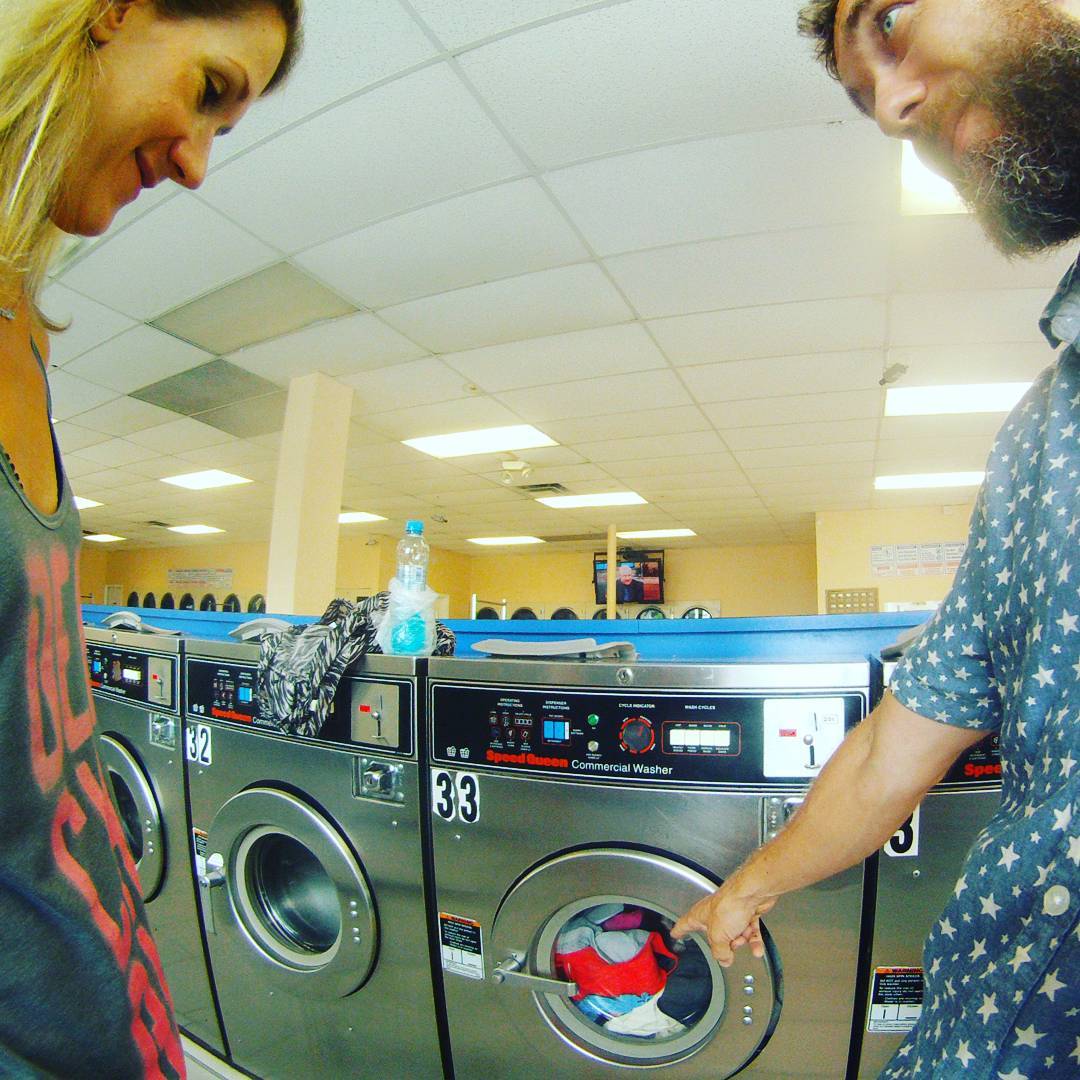Fotka od Ferdika. 244/376: After yestetday's hike we are out of #clean #clothes so we head to nearby #laundry. #dirtyclothes, #stinkyclothes, #coinlaundry, #detergent, #beacon, #beaconny, #beaconlaundry, #gopro, #goprohero, #pictureoftheday, #photooftheday, #topoftheday