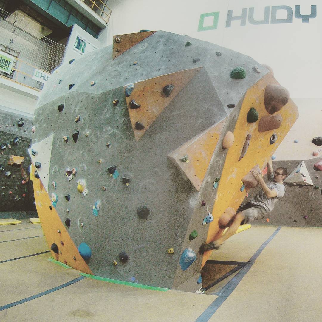 Fotka od Ferdika. 321/366: Completely renewed and cleared routes in #Bigwallprague this morning with @tominopek. #boulder, #bouldertop, #bouldering, #boulderinggym, #boulderproblem, #boulders, #climbing, #lasportiva, #ocun, #training, #trainhard, #gopro, #goprohero, #bestoftheday, #topoftheday, #picofday